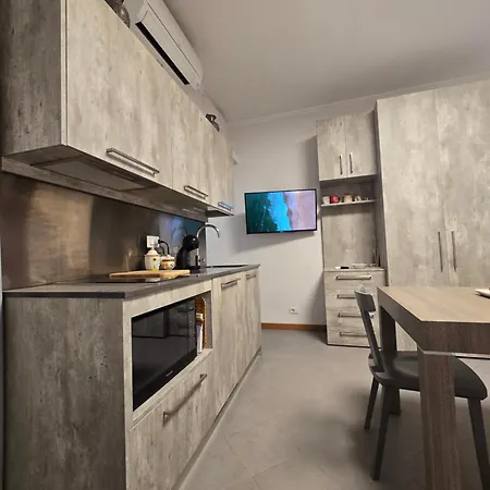 Center Of Elegant House *